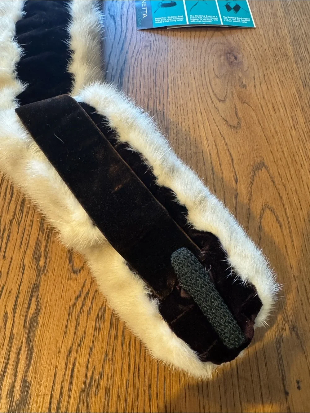 Donnetta Plush Fur Collar Scarf in Light Beige